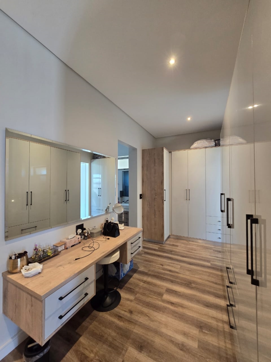 4 Bedroom Property for Sale in Oubaai Western Cape